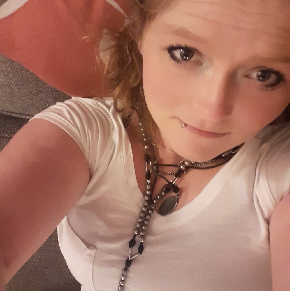 Meet your Posher, Leslie